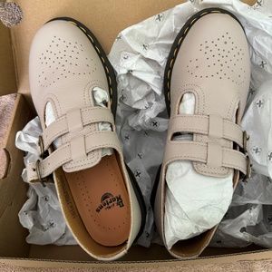 Dr. Martens 8065 VIRGINIA LEATHER MARY JANE SHOE TAUPE